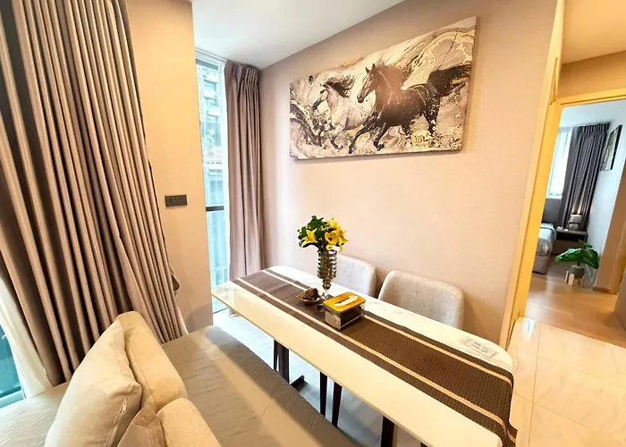 Walden Asoke Building Apartment *